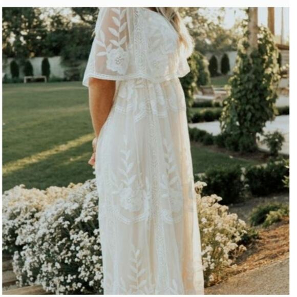 Baltic Born Leon Off Shoulder Maxi Dress in Cream, sz Medium - Picture 6 of 13
